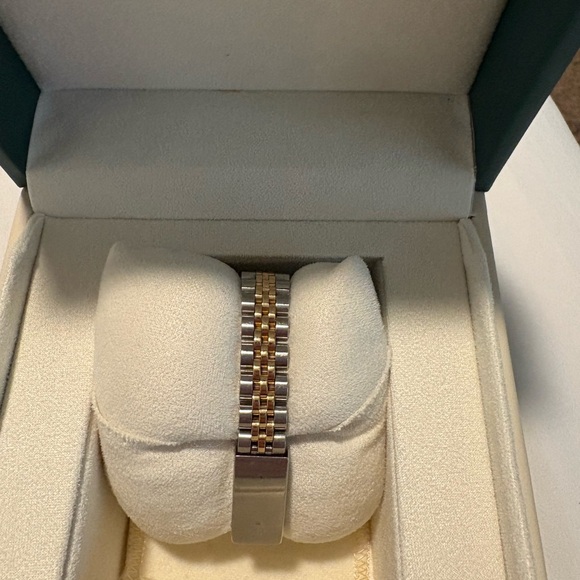 Rolex Datejust 26MM Jubilee TWO TONE - Picture 7 of 8